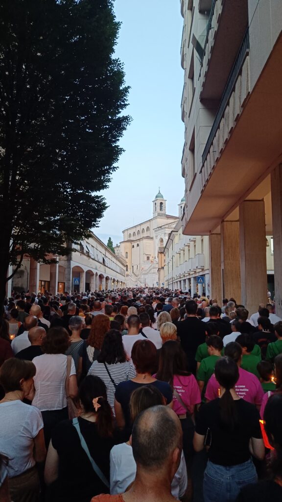 10 mila persone alla fiaccolata del 29 giugno in ricordo di Don Francesco ed Alberto.