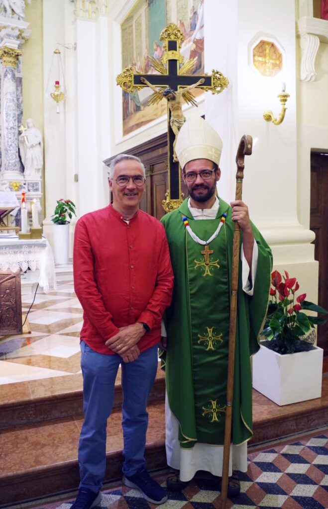 Il presidente Associazione Bakhita Schio Sudan con il Vescovo Carlassare